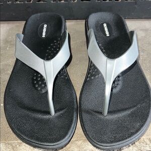 Okabashi Black and Silver Slip On Open Toe Sandals